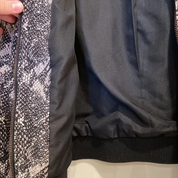 Bomber Jacket - Picture 5 of 7